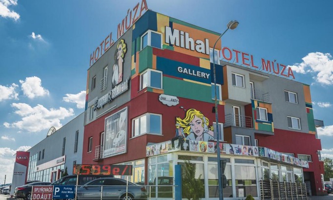 Juh Hotel | Discover Hotel Muza: Family and Pet-Friendly Stay Awaits