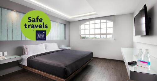 Venustiano Carranza Hotel | Discover Hotel MX Congreso: Family-Friendly & Accessible Stay