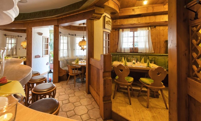 Rust Hotel | Discover Hotel Mythos: Rated 9.4 with Spa & Restaurant