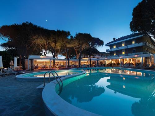 Jesolo Pineta Hotel | Discover Hotel Negresco: Beachfront Bliss and Spa Retreat