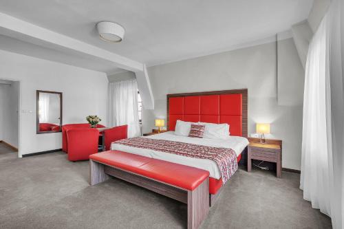 Trutnov Hotel | Discover Nelly Kellys Hotel: Family-Friendly Retreat, 4 Stars