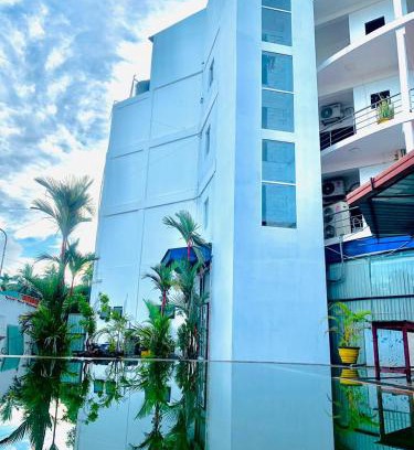 Irampaikkulam Hotel | Discover Nelly Star Hotel: Family-Friendly with Pool & Dining