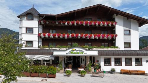Brandenberg Hotel | Pet-Friendly Hotel Neuwirt: Guest Rated 9.1 with Dining Options