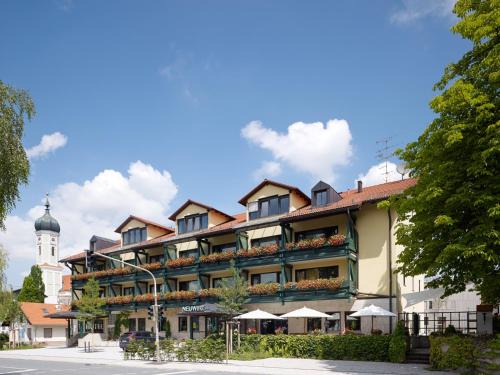 Ebersberg District Hotel | Pet-Friendly Hotel Neuwirt with Breakfast & Hot Tub