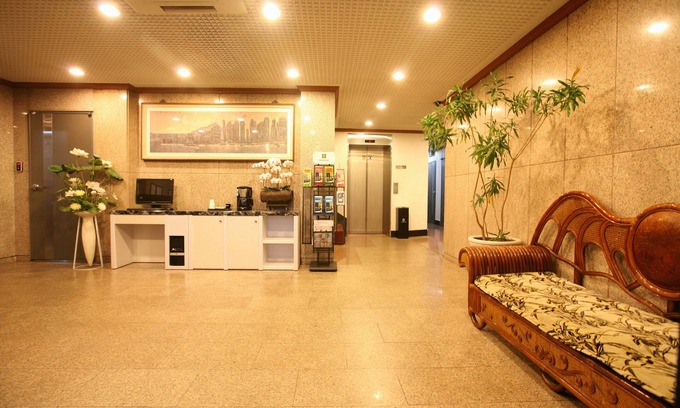 Namyeong-dong Hotel | Eco-Friendly Hotel New World: Family and Kitchen Amenities