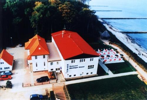 Nienhagen Hotel | Oceanfront Retreat at Hotel Nienhäger Strand - Rated 7.9/10