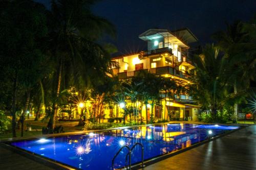 Yodakandiya Hotel | Discover Hotel Nilketha: Oceanfront Stay with Pool Access