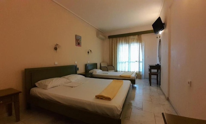 Perigiali Hotel | Oceanfront Bliss at Hotel Niras – 8.8/10 Guest Rated