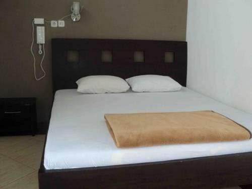 Banyuglugur Hotel | Family-Friendly Hotel Nirwana Situbondo RedPartner Awaits