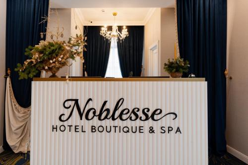 Ramnicu Valcea Hotel | Stylish Hotel NOBLESSE Boutique & Spa with Pool and Breakfast