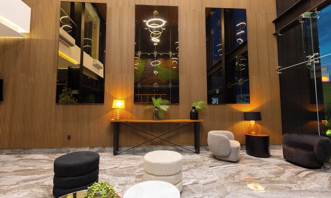 Leon Hotel | Business-Class Comfort at Hotel Noite with Pool & Spa