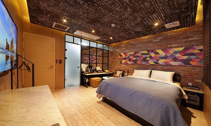 Gwangyang Hotel | Guest Rated Hotel NOL with Breakfast & Family Amenities