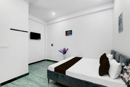 Malihabad Hotel | Hotel O A.R Palace
