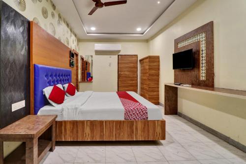 Guntur Hotel | Budget-Friendly Stay at Hotel Aditya Grand Inn - 4 Stars