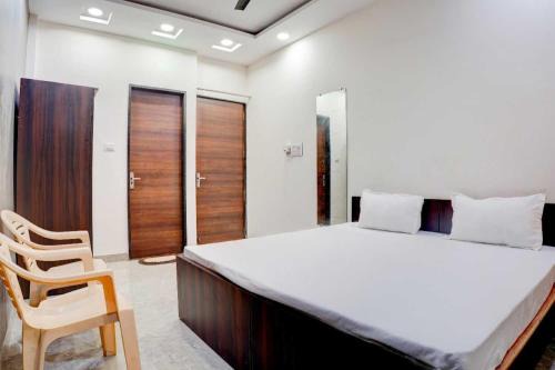 Bhopal Hotel | Hotel O akshat guest house
