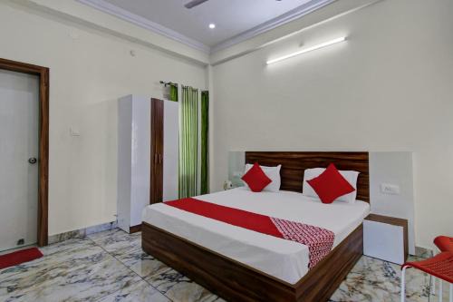 Chintpurni Hotel | Family-Friendly Stay at OYO Flagship Amrit Homestays