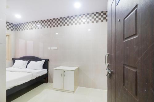 Hyderabad Hotel | Convenient Hotel Aroma Classic Near Nampally Station
