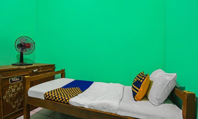 Semarang Hotel | Budget-Friendly Stay at SPOT ON 92610 Barokah Kostel Syariah