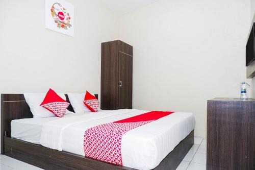 Semarang Hotel | Family-Friendly Stay at OYO 1217 Candi Residence