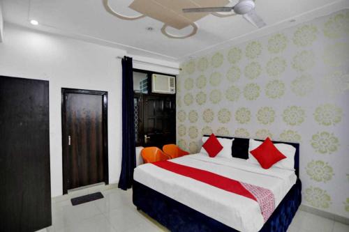 Sector 27 Hotel | Budget-Friendly Stay at OYO Flagship 82964 Hotel Crown 18