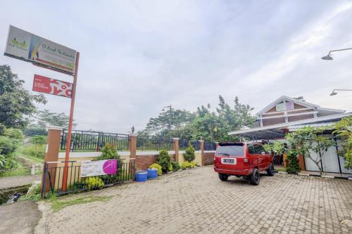 Semarang Hotel | Budget-Friendly Super OYO 90758 D Kost in Semarang