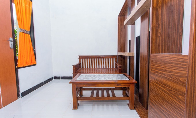 Tegal Hotel | Budget-Friendly SUPER OYO 2873 Griya Annisa for Families