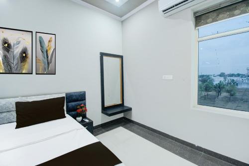 Jaipur District Hotel | Family-Friendly OYO Hotel Hatoj with 8/10 Guest Rating