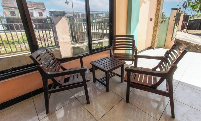 Sumbawa Besar Hotel | Budget-Friendly OYO 92908 Hotel Jayanni with Breakfast