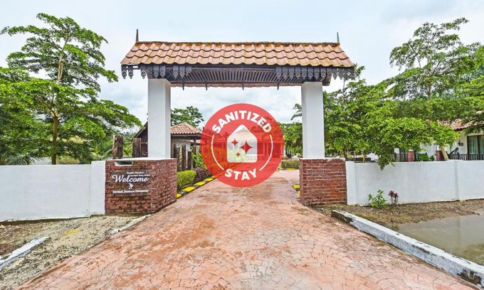Johor House | Family-Friendly Retreat at OYO Home 90332 Jentayu Homestay