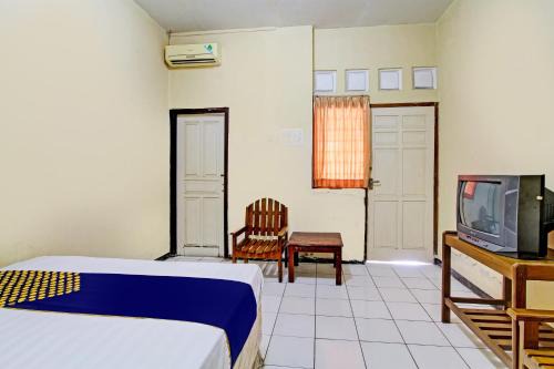Purwokerto Hotel | Budget-Friendly Stay at SPOT ON 93539 Juan Guest House