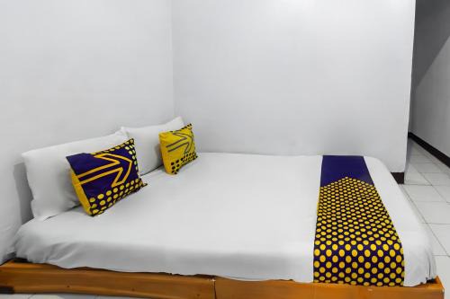Senggigi Hotel | Cozy OYO 93246 Kanditha Homestay with Breakfast Included