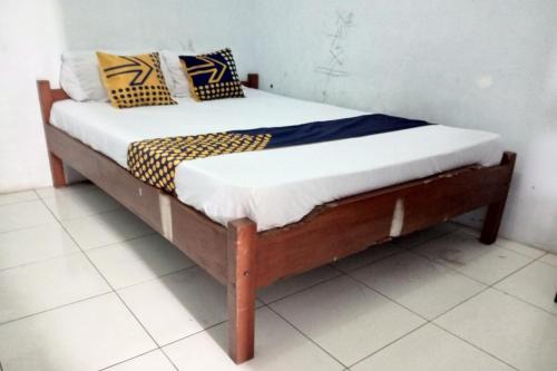 Kedungredjo Hotel | Budget-Friendly Stay at Kost Elisabeth Syariah with Breakfast