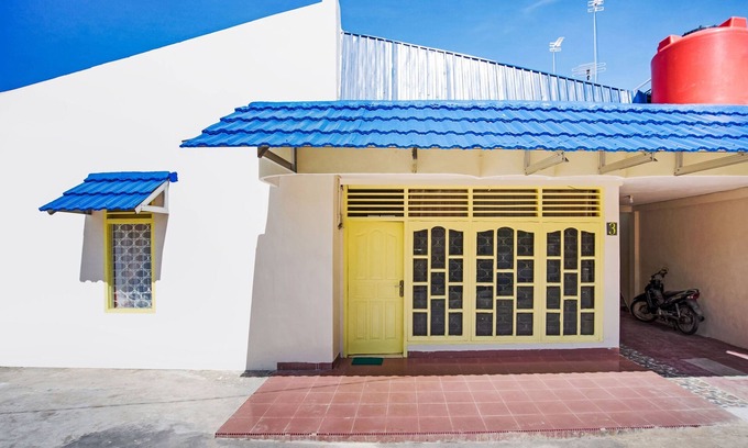 Padang Hotel | Budget-Friendly Stay at OYO 3252 Lansano Residence