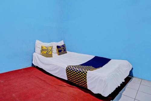 Sidoarjo Hotel | Budget-Friendly Stay at SPOT ON 92727 Lestari Syariah