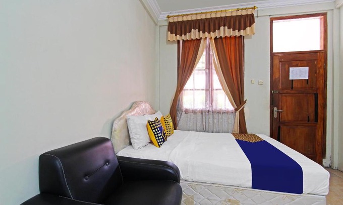 Cilacap Hotel | Budget-Friendly Stay at SPOT ON 91563 Hotel Meilias