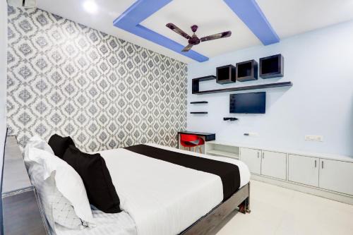 Nizamabad Hotel | Pet-Friendly Retreat at OYO Hotel Moon Light, Rated 7.3/10