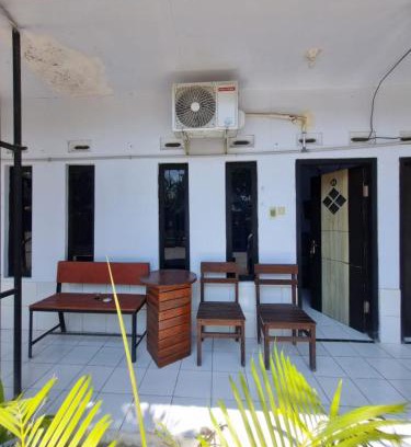 Asembagus Hotel | Affordable Stay at OYO 93381 New Asembagus with Breakfast