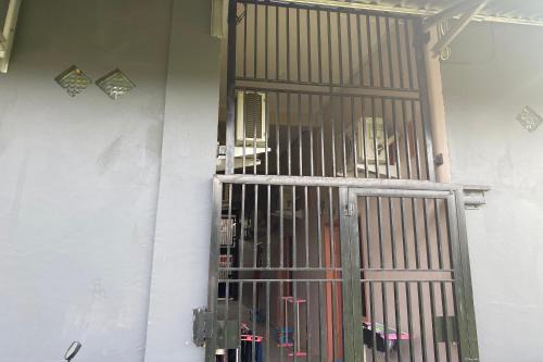 Sulawesi Hotel | Budget-Friendly Stay at OYO 93536 Pondok Almirah