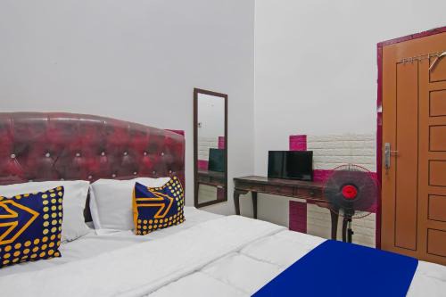 Pekanbaru Hotel | Budget-Friendly Putri Guest House: Perfect for Families