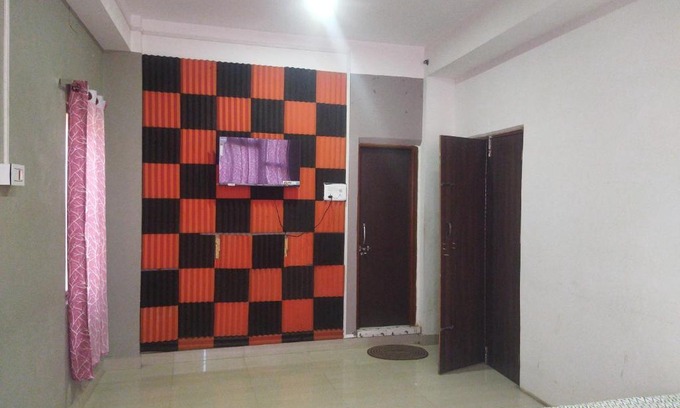 Imphal Hotel | Family-Friendly OYO HOTEL RASU - 4-Star Comfort Awaits