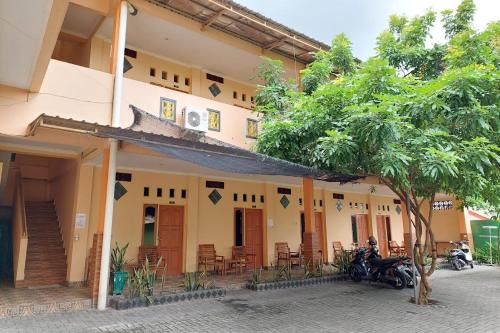 Batu Layar Hotel | Cozy OYO 93757 Rasya Homestay: Pet-Friendly Getaway
