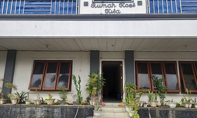 Tarakan Hotel | Budget-Friendly Stay at SPOT ON 92782 Rumah Kost Kita