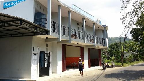 Bawean Island Hotel | Relax at Sawang Sana Motel Syariah with Oceanfront Views