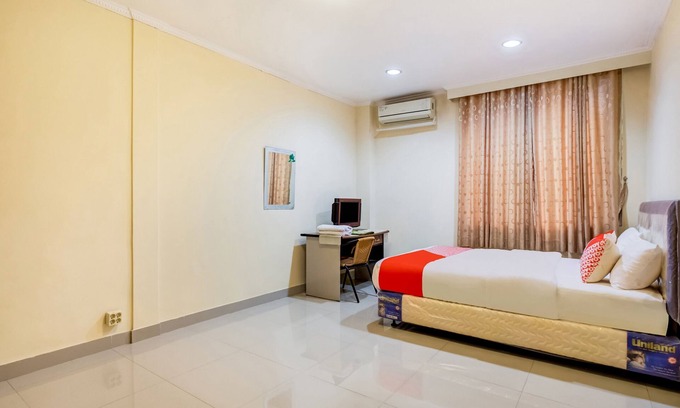Dramaga Hotel | Budget-Friendly OYO 3148 Sofia Homestay with Breakfast