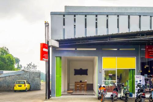Tasikmalaya Hotel | Cozy Siliwangi Guest House in Tasikmalaya - Family Friendly