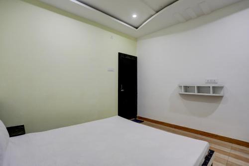 Dhanbad Hotel | Relax at The Nirvana Resorts - A 4-Star Family Retreat