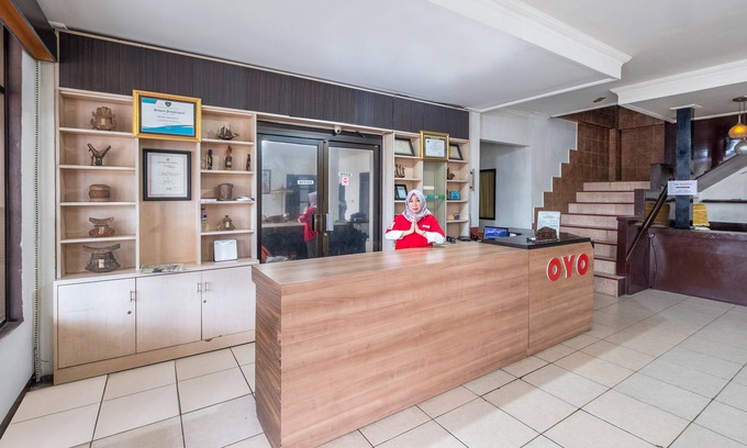 Marusu Hotel | Budget-Friendly Stay at OYO 2704 Hotel Transit 2 with Breakfast