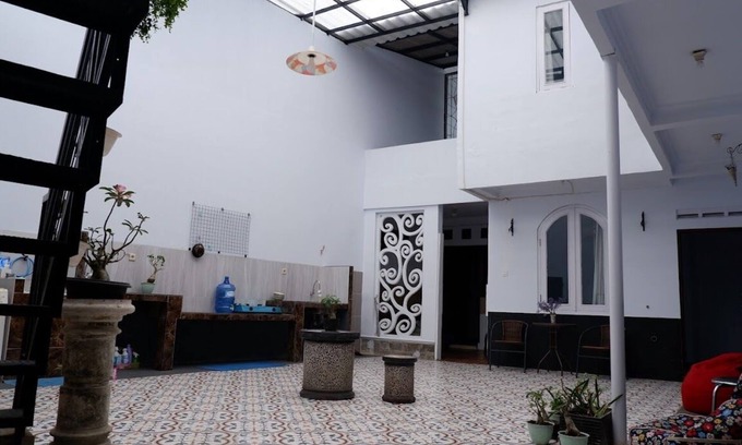 Tangerang Hotel | Budget-Friendly Stay at OYO 94043 Penginapan 88 with Breakfast