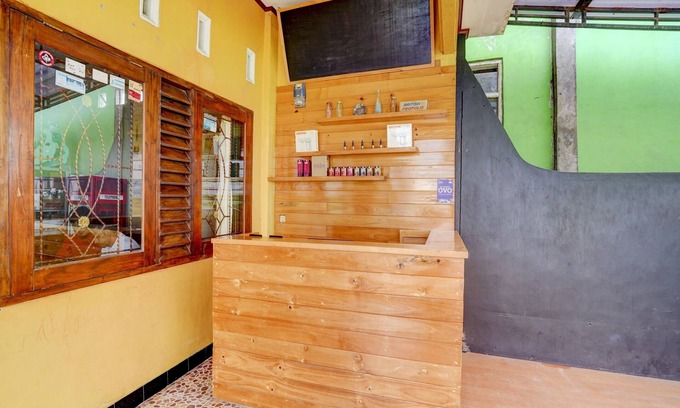 Jalaksana Hotel | Budget-Friendly Stay at OYO 113676 Wisma Al-fahmi Syariah