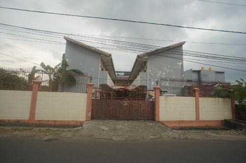Pinrang Hotel | Budget-Friendly Stay at OYO 92783 Wisma Bunda Syariah
